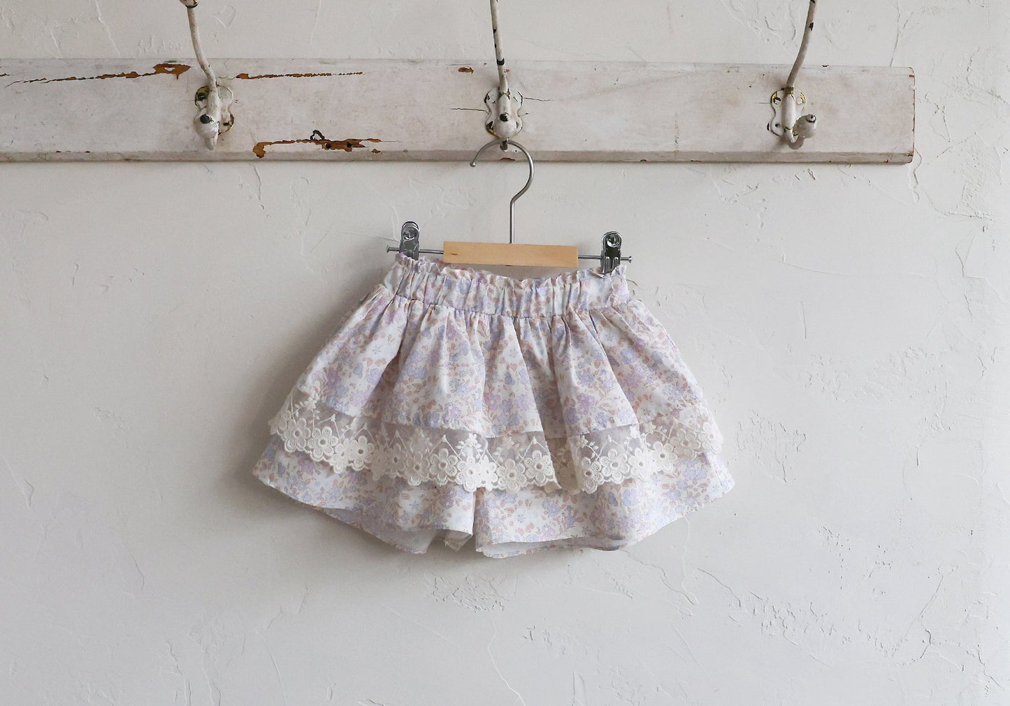 [PRE-ORDER] Easel Shorts