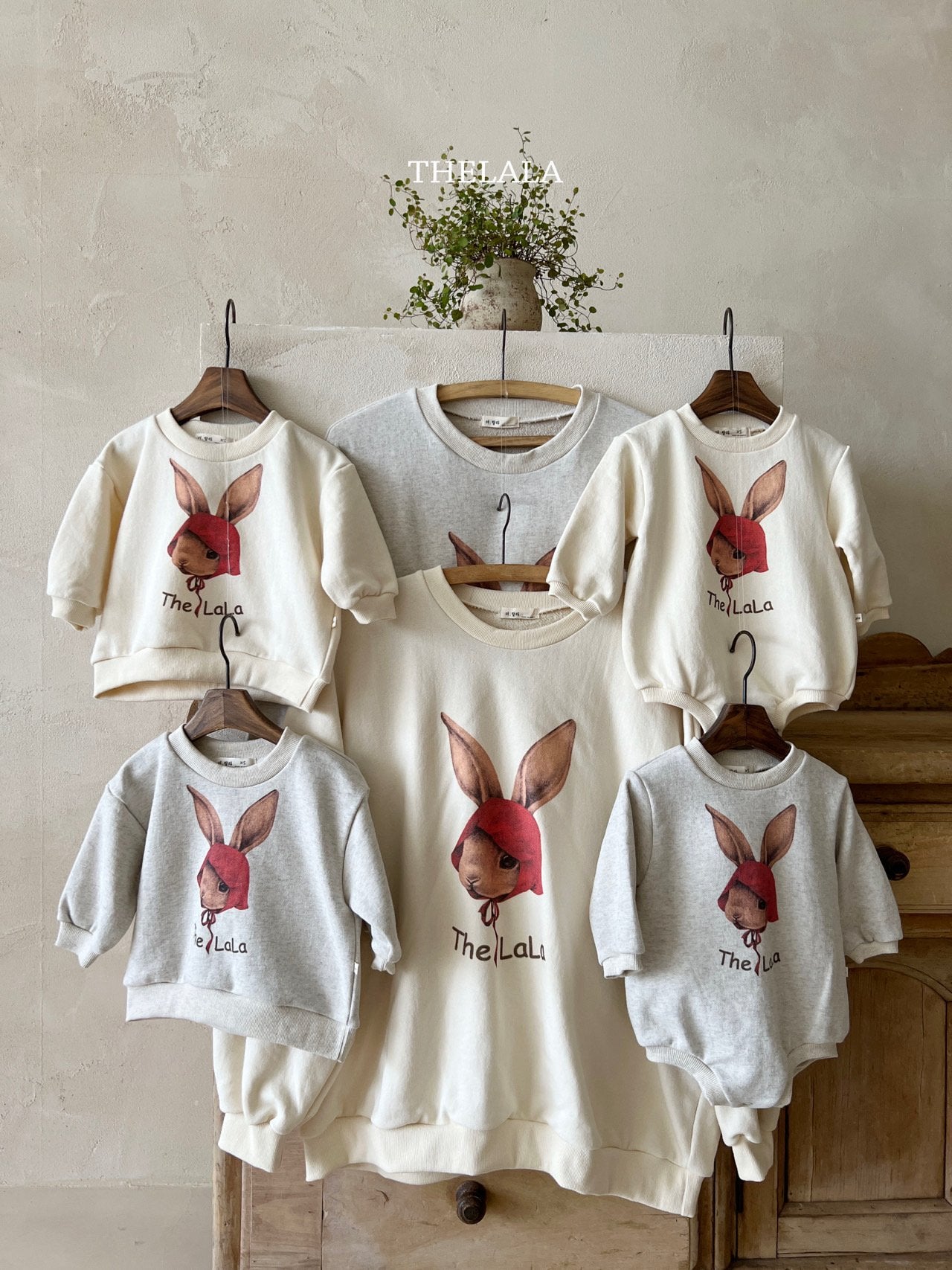 [PRE-ORDER] Red Rabbit Sweatshirts (Mom Couple)