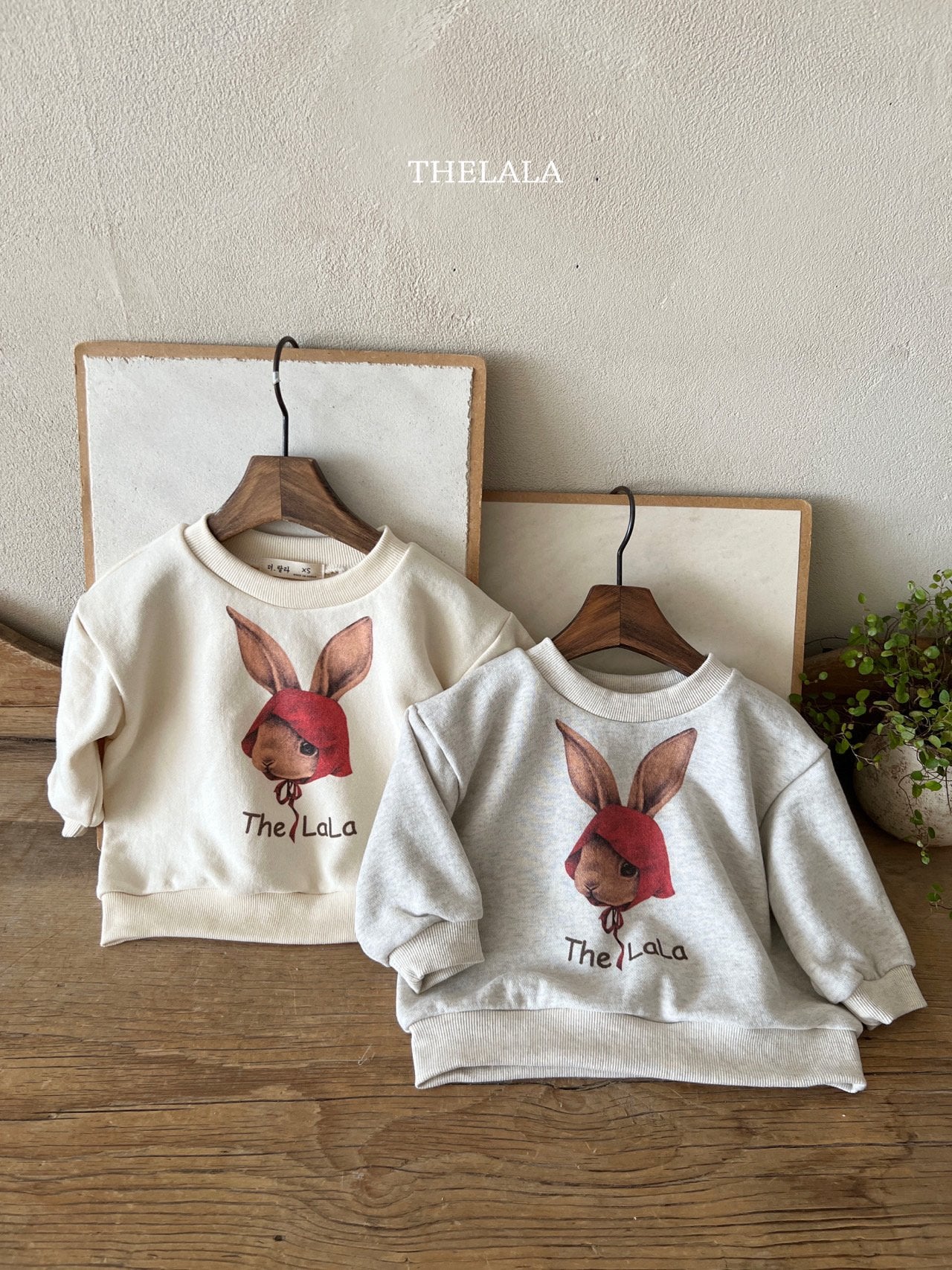[PRE-ORDER] Red Rabbit Sweatshirts (Mom Couple)