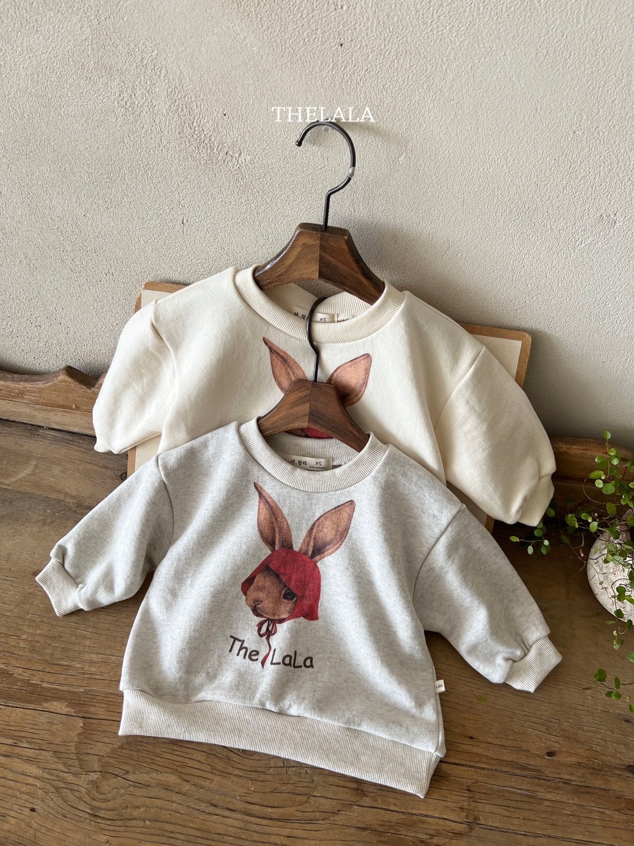 [PRE-ORDER] Red Rabbit Sweatshirts (Mom Couple)