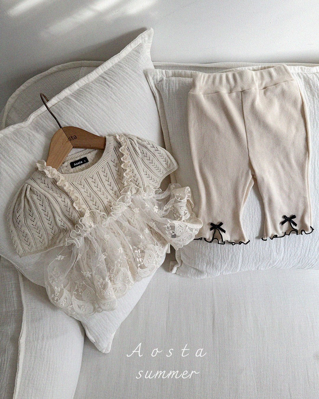 [PRE-ORDER] Knit Eyelet Top