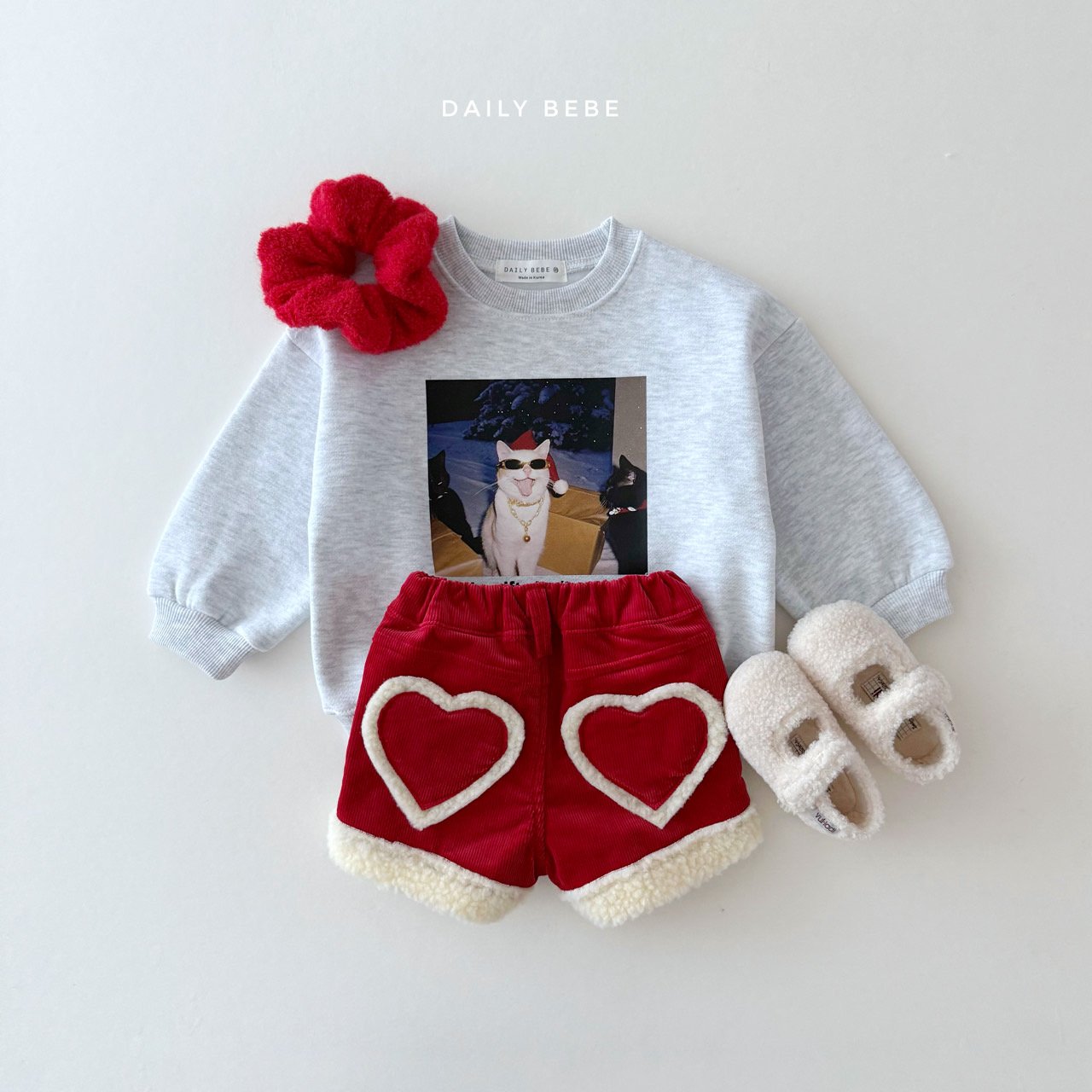 [PRE-ORDER] Santa Cat Sweatshirts (Mom Couple)