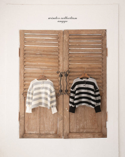 [PRE-ORDER] Pretzel Sweatshirts