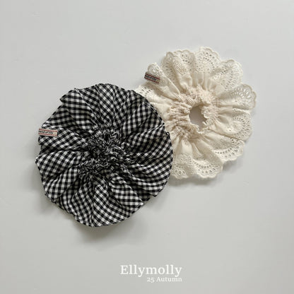 [PRE-ORDER] Flower Scrunchie