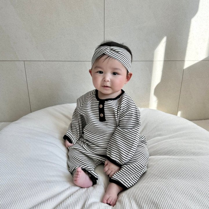 [PRE-ORDER] Button Body Suit + Hair Band Set