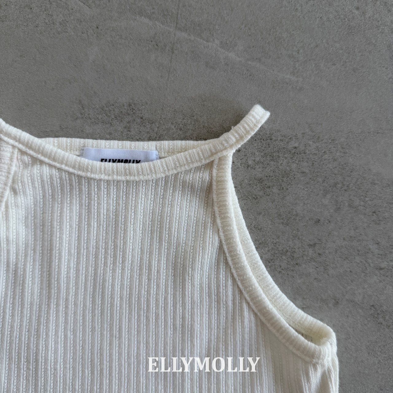 [PRE-ORDER] Clean V Cut Tank Top