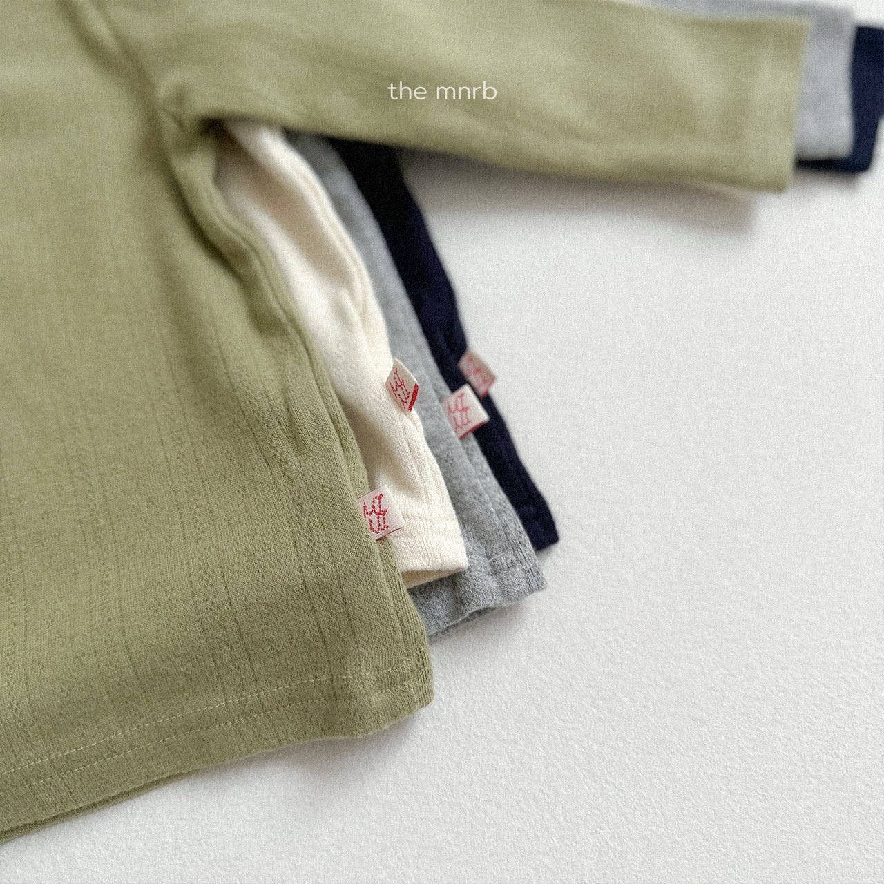 [PRE-ORDER] Eyelet Round T-Shirts