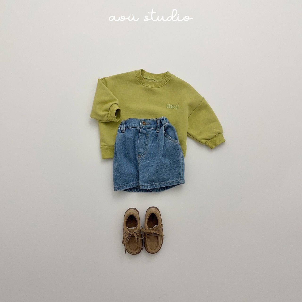 [PRE-ORDER] Snug Sweatshirts