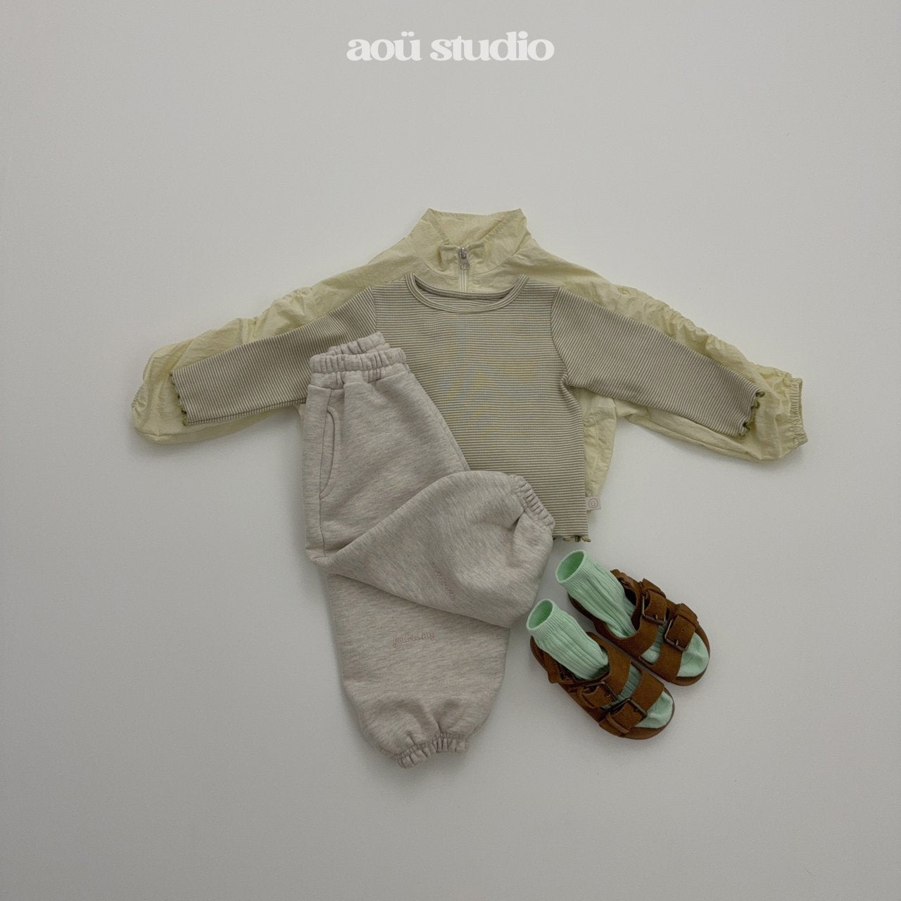 [PRE-ORDER] Shirring Windbreaker