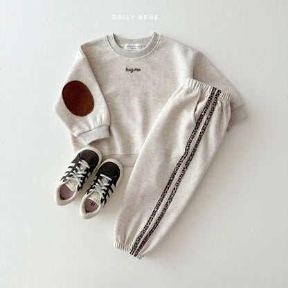 [PRE-ORDER] Hug Me Sweatshirts