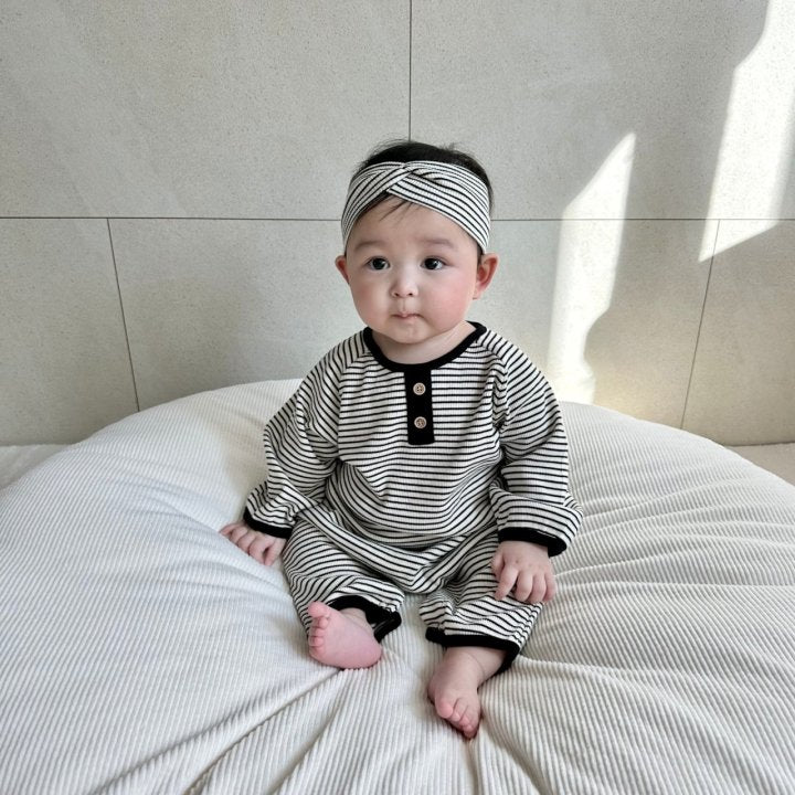 [PRE-ORDER] Button Body Suit + Hair Band Set