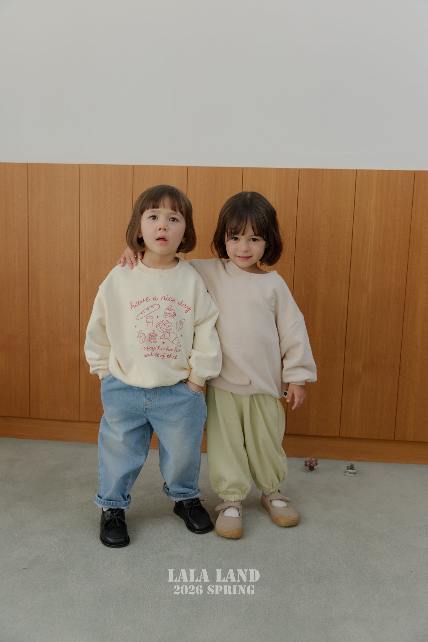 [PRE-ORDER] Bread Sweatshirts