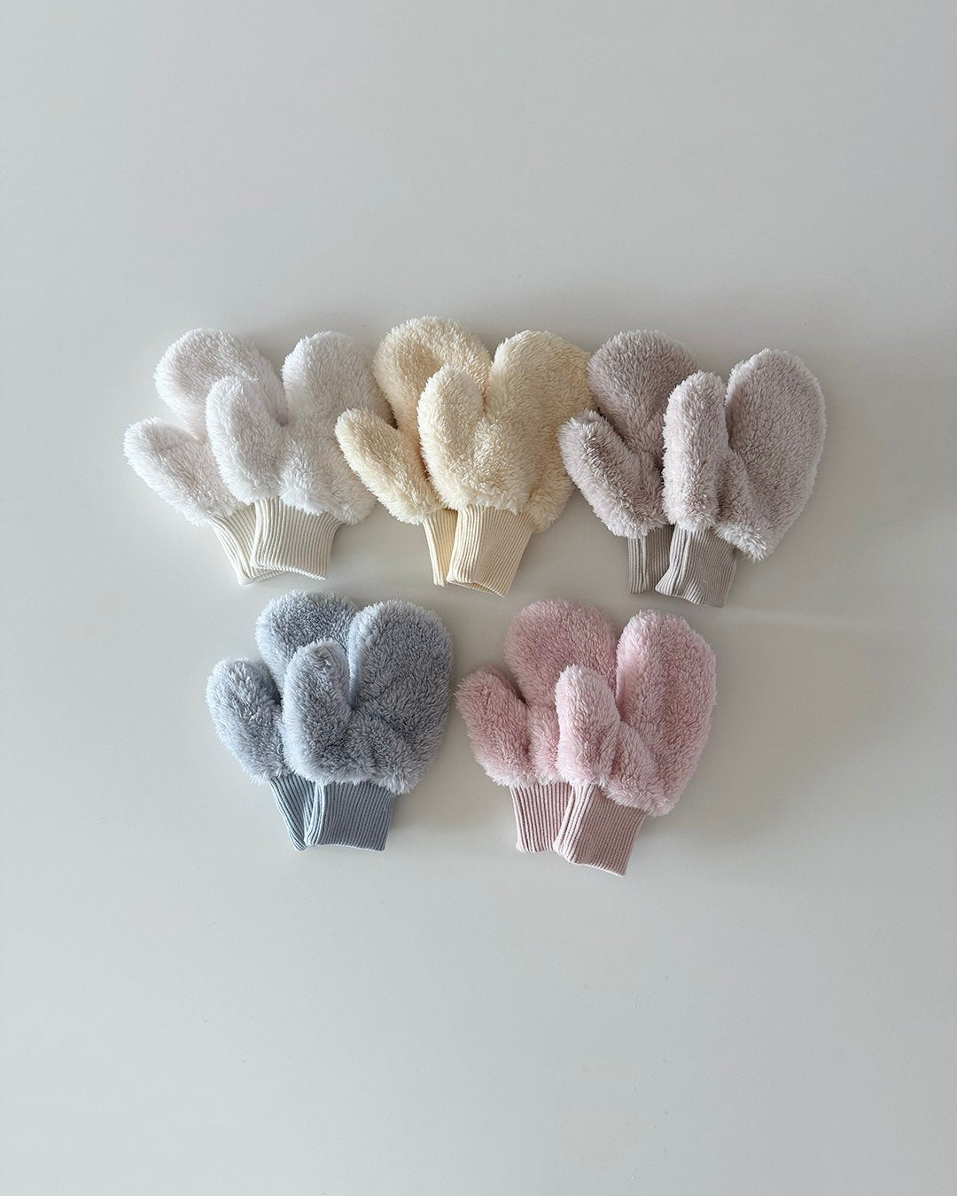 [PRE-ORDER] Kinder Gloves