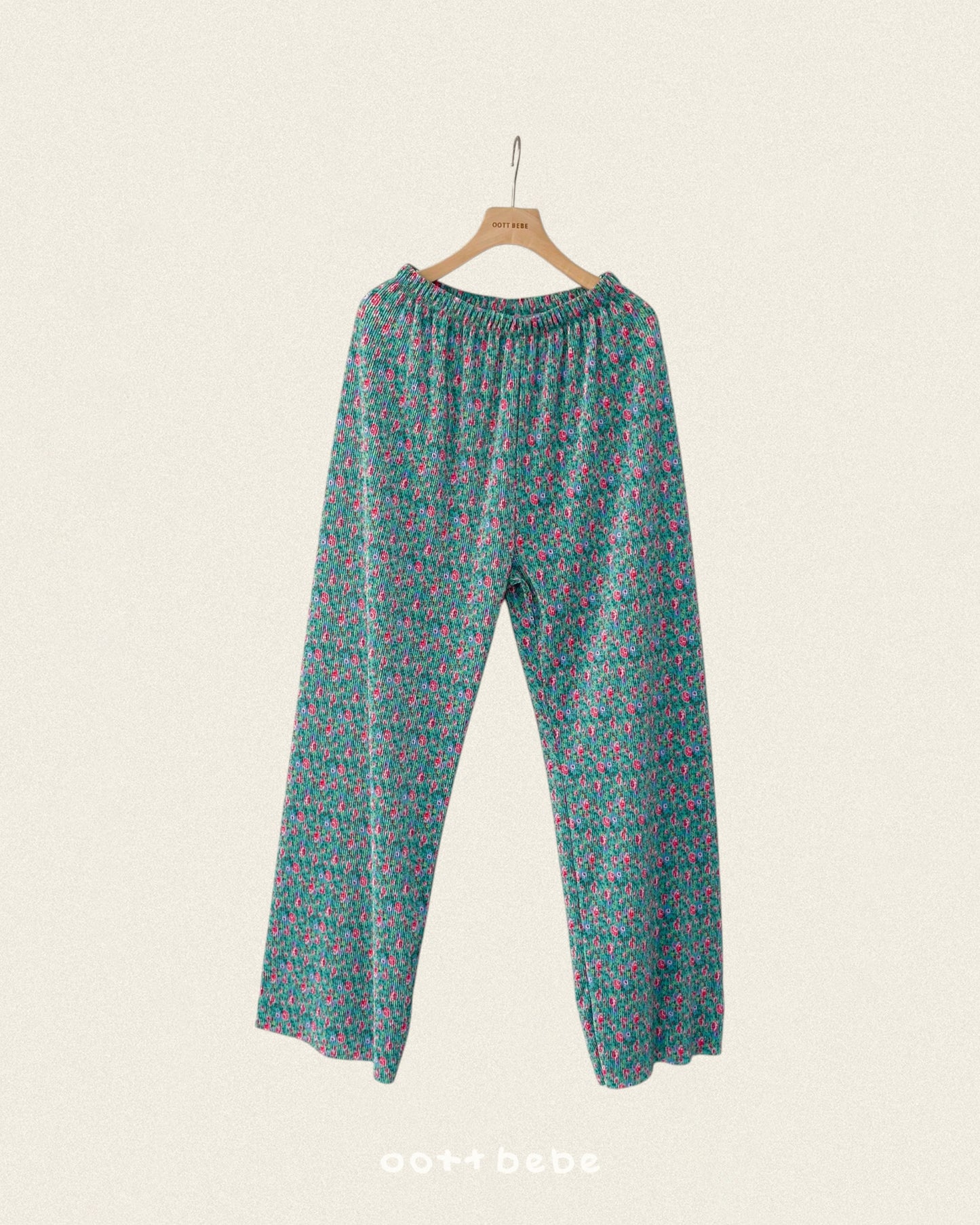 [PRE-ORDER] Flower Pleats Mom Pants