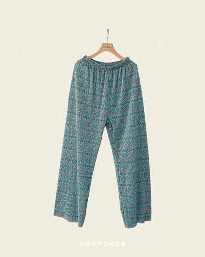 [PRE-ORDER] Flower Pleats Mom Pants