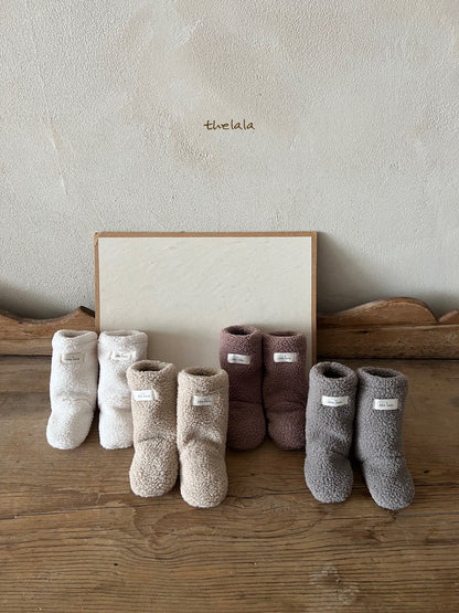 [PRE-ORDER] Fluffy Foot Warmer