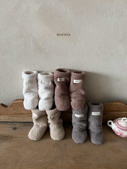 [PRE-ORDER] Fluffy Foot Warmer