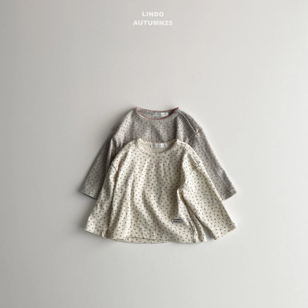 [PRE-ORDER] Small Floral Eyelet T-Shirts
