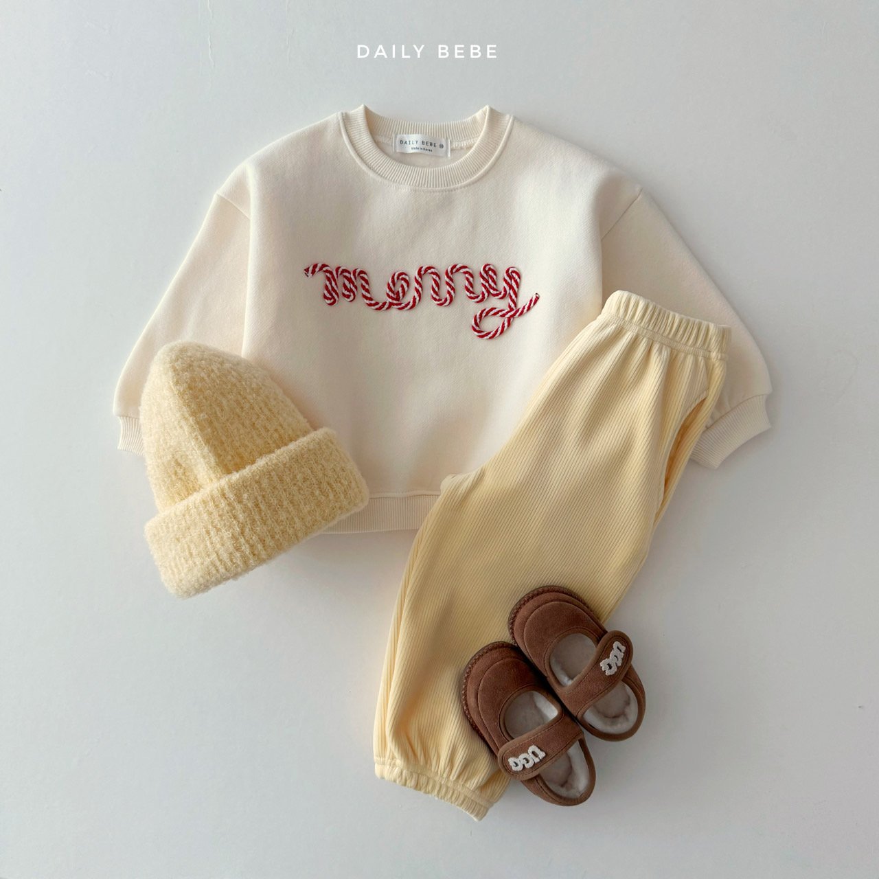 [PRE-ORDER] Embroidery Merry Sweatshirts
