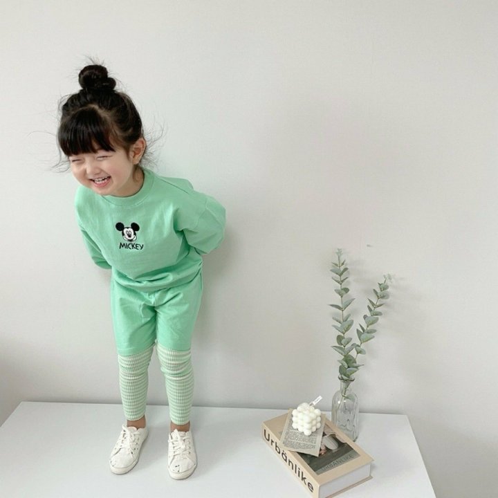 [PRE-ORDER] Mickey Embroidery Top Bottom Set