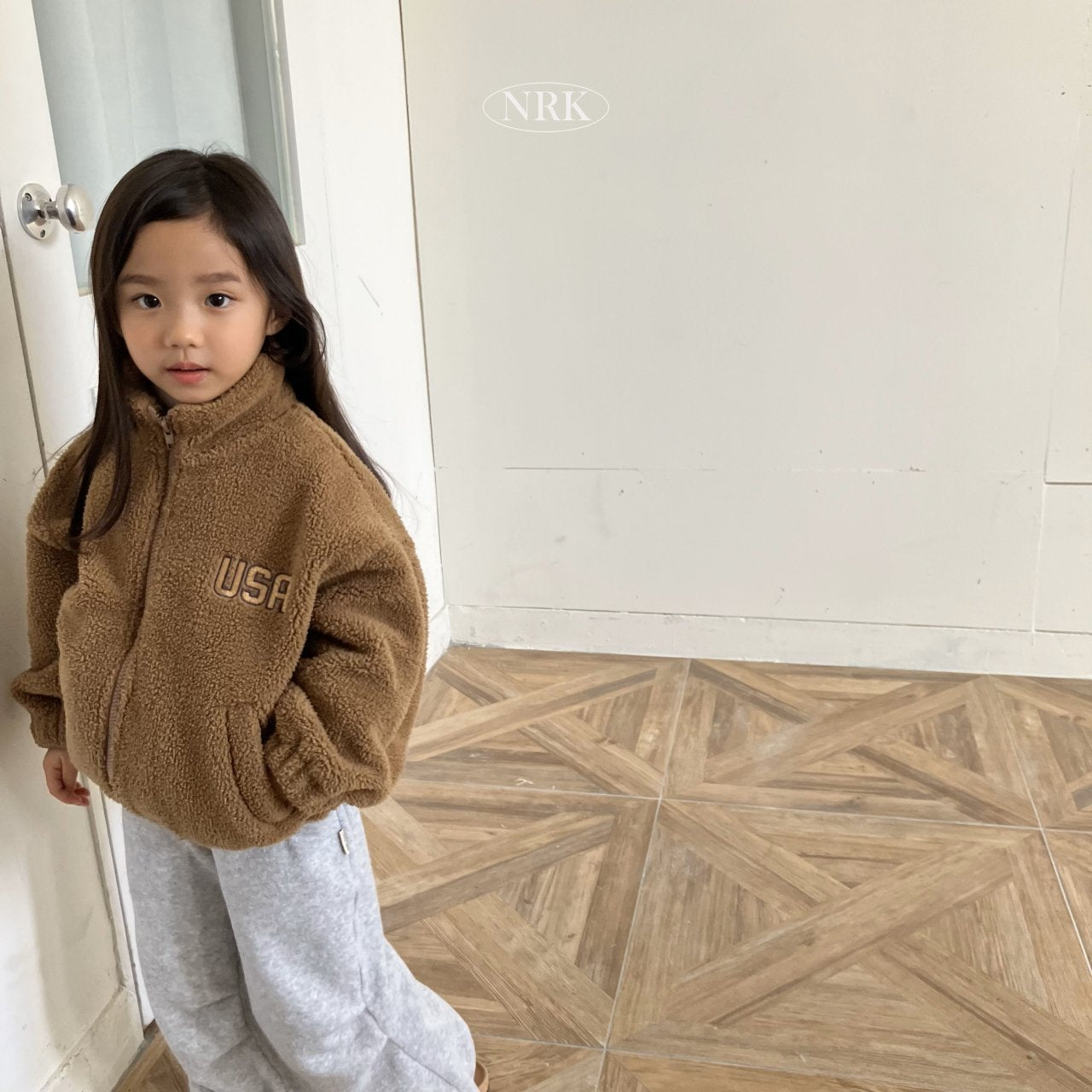 [PRE-ORDER] Bear Zip-Up Jacket
