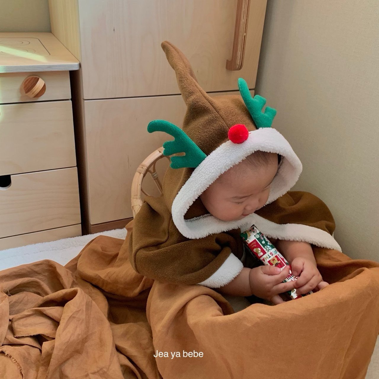 [PRE-ORDER] Merry Cape