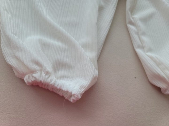 [PRE-ORDER] Raon Pleats Top Bottom Set