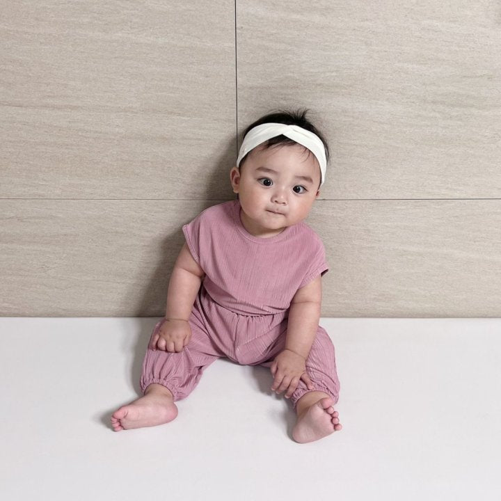 [PRE-ORDER] Raon Pleats Top Bottom Set