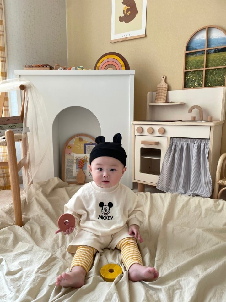 [PRE-ORDER] Mickey Embroidery Top Bottom Set