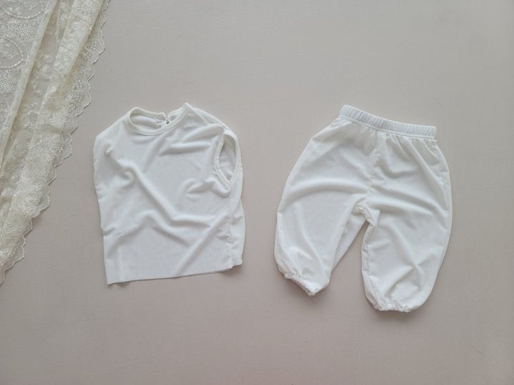[PRE-ORDER] Raon Pleats Top Bottom Set