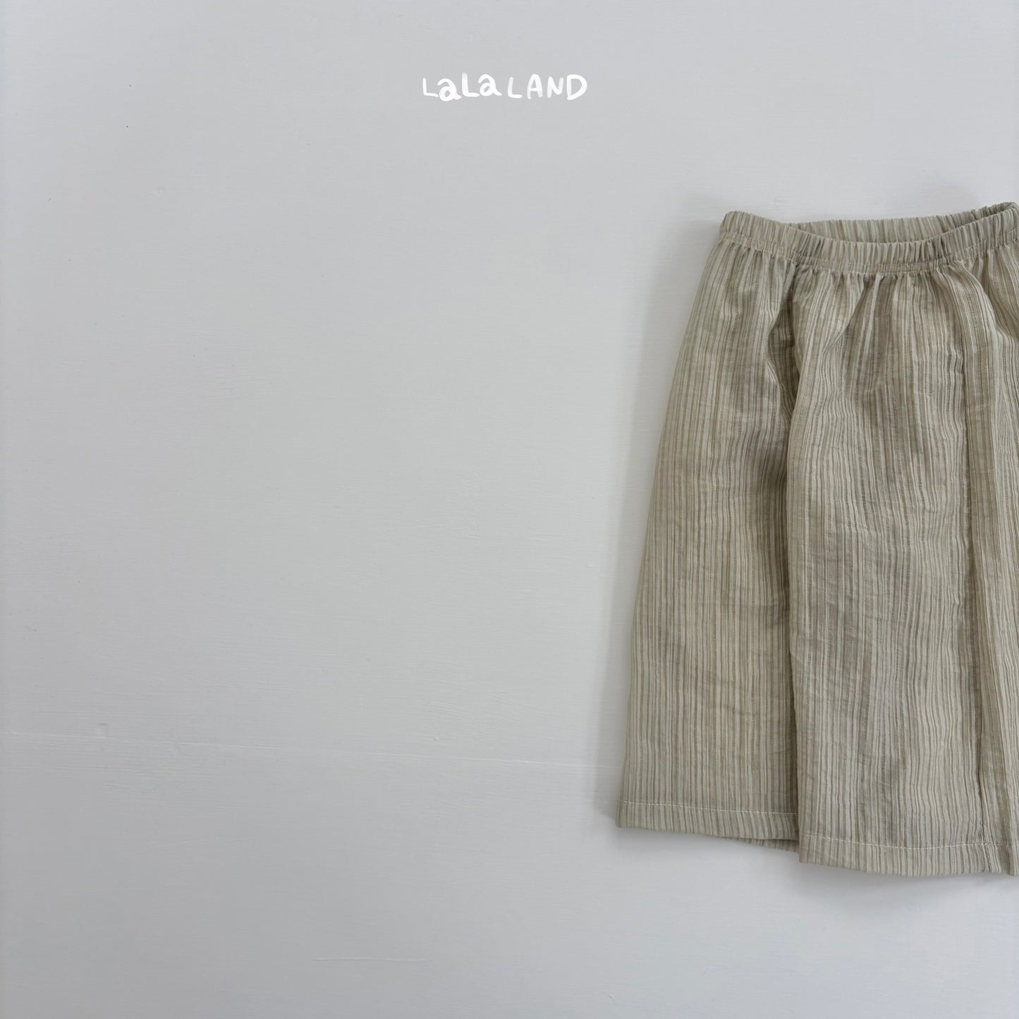 [PRE-ORDER] Crop Light Pants