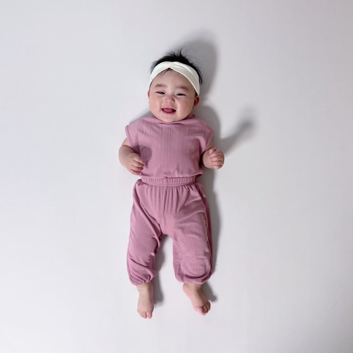 [PRE-ORDER] Raon Pleats Top Bottom Set