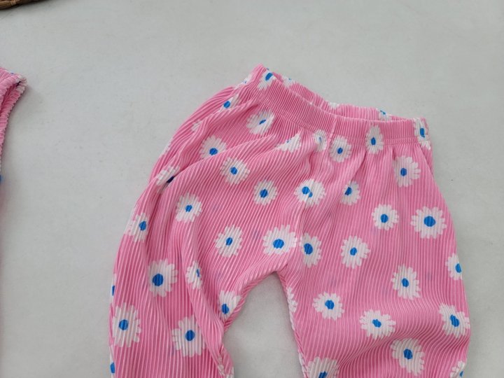 [PRE-ORDER] Daisy Pleats Top Bottom Set