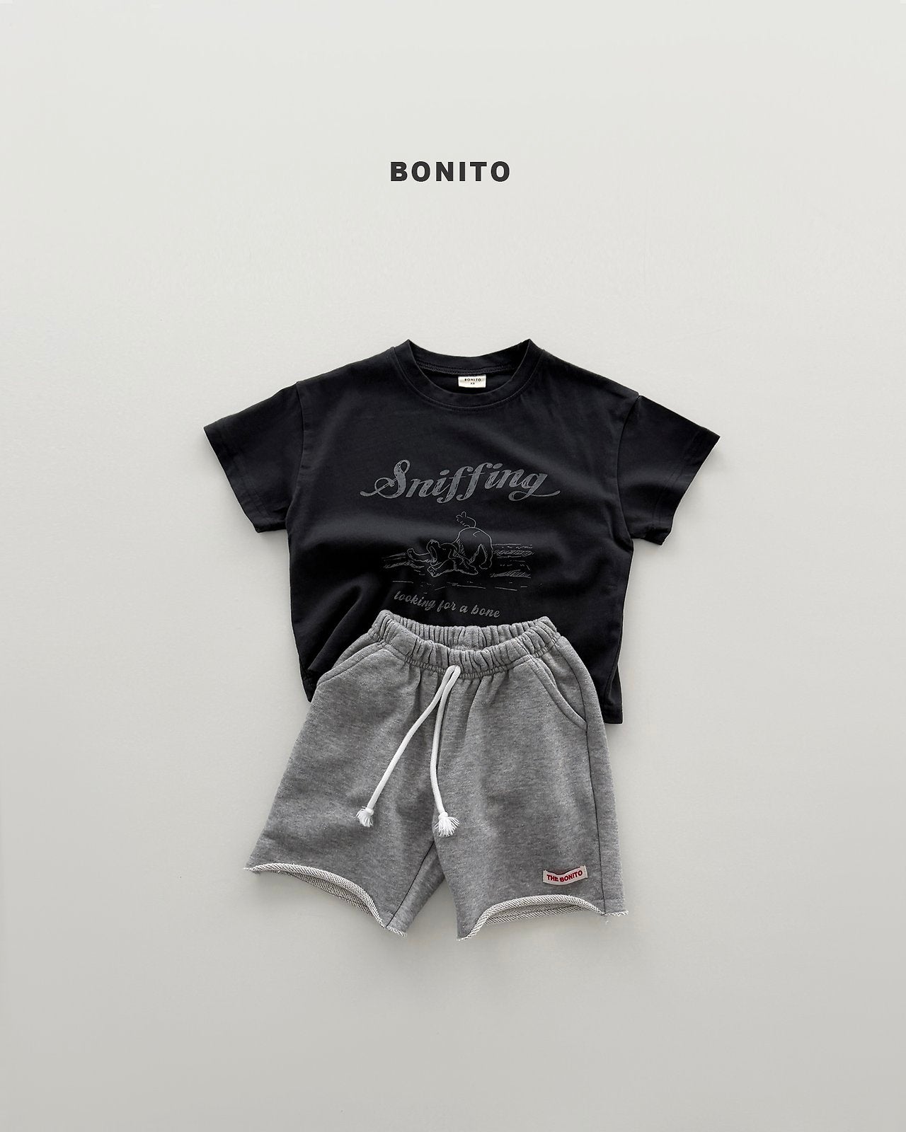 [PRE-ORDER] Sniffing T-Shirts