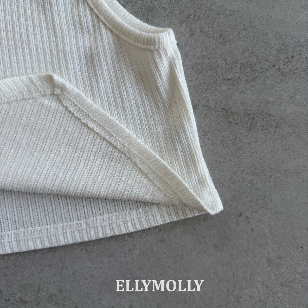 [PRE-ORDER] Clean V Cut Tank Top