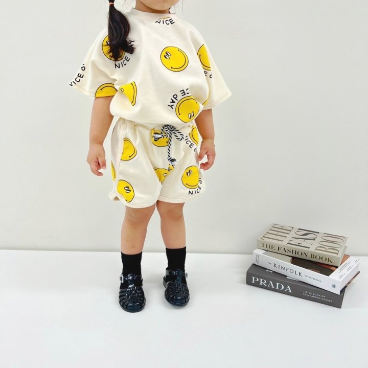 [PRE-ORDER] Nice Smile Top Bottom Set