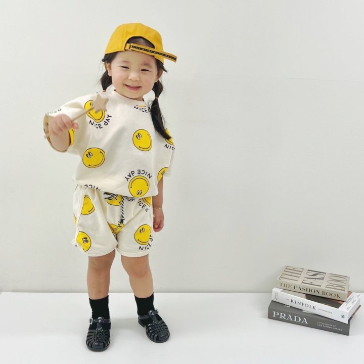 [PRE-ORDER] Nice Smile Top Bottom Set
