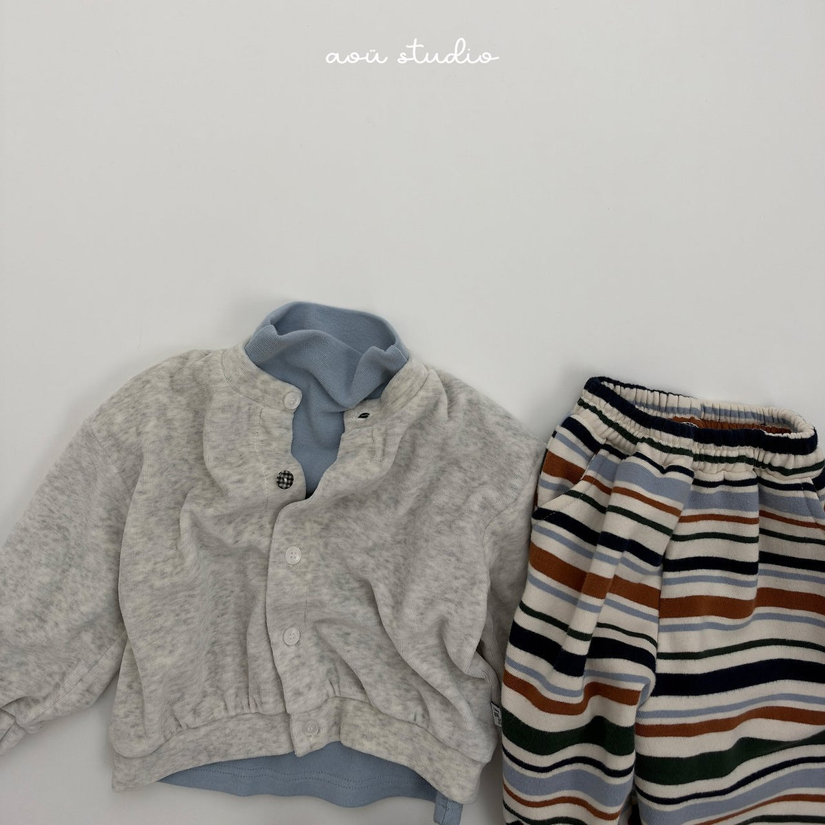 [PRE-ORDER] Who U Turtleneck T-Shirts