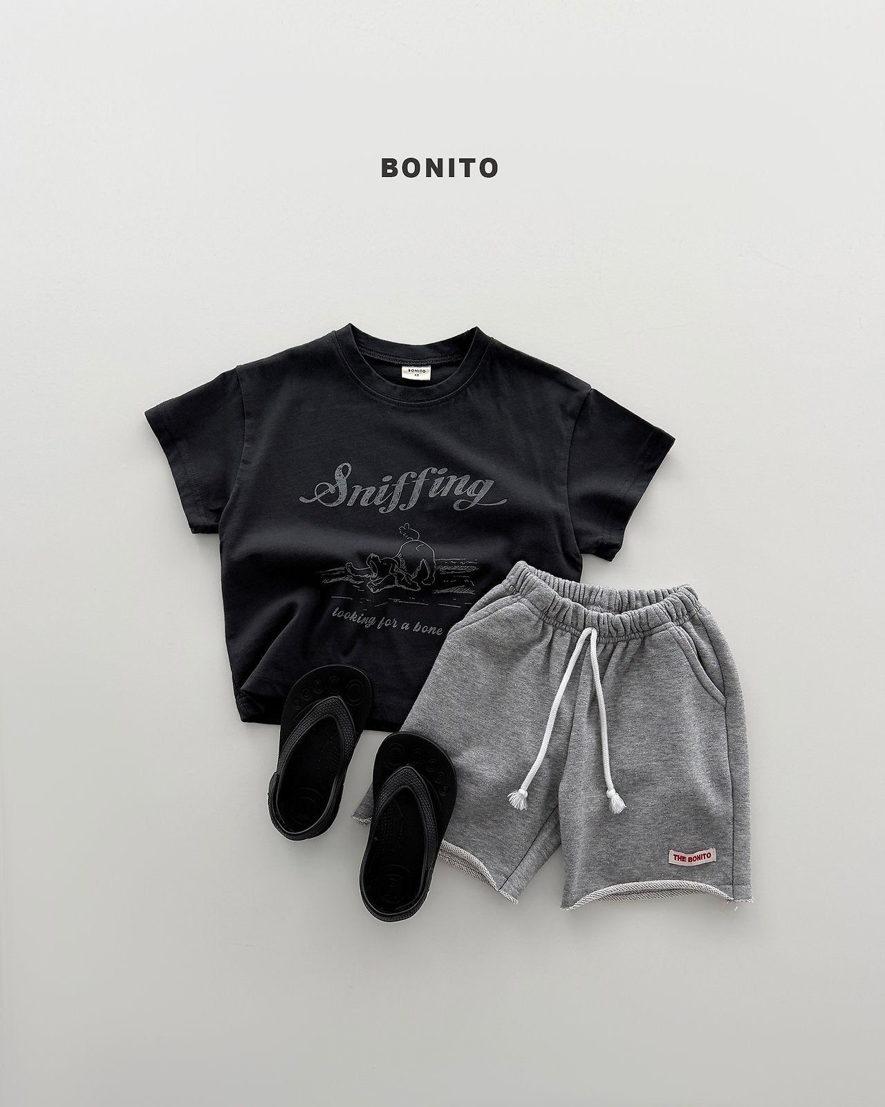 [PRE-ORDER] Sniffing T-Shirts