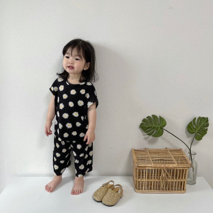[PRE-ORDER] Daisy Pleats Top Bottom Set