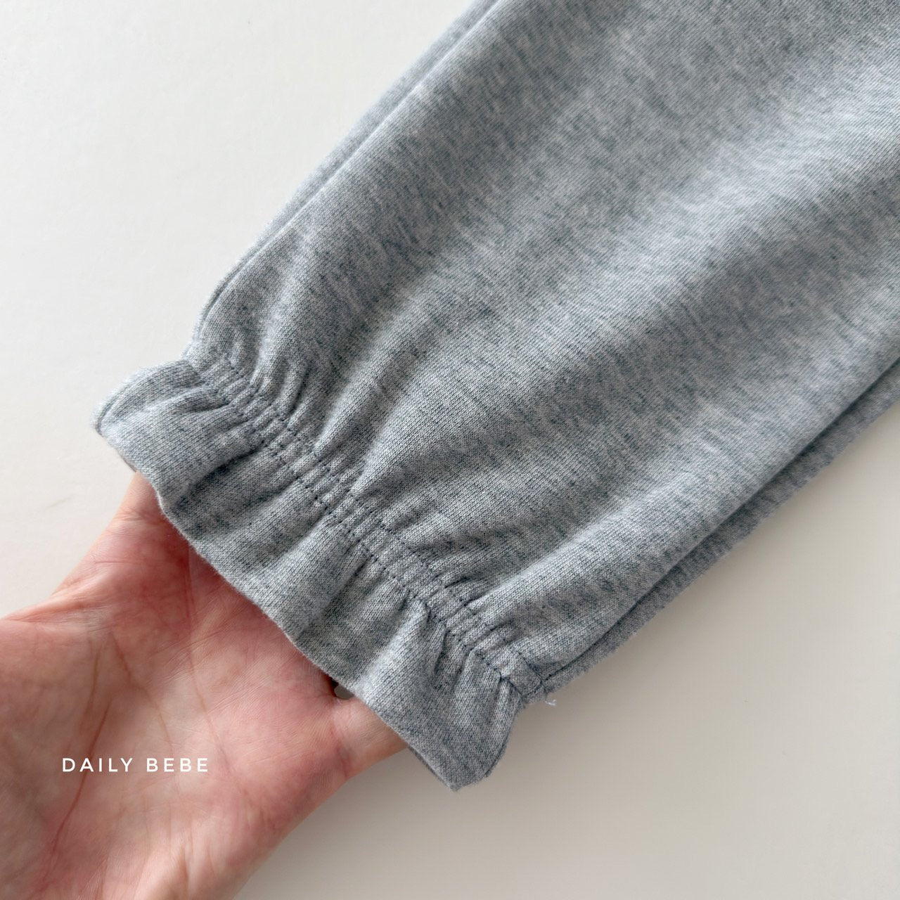 [PRE-ORDER] Frill Jogger