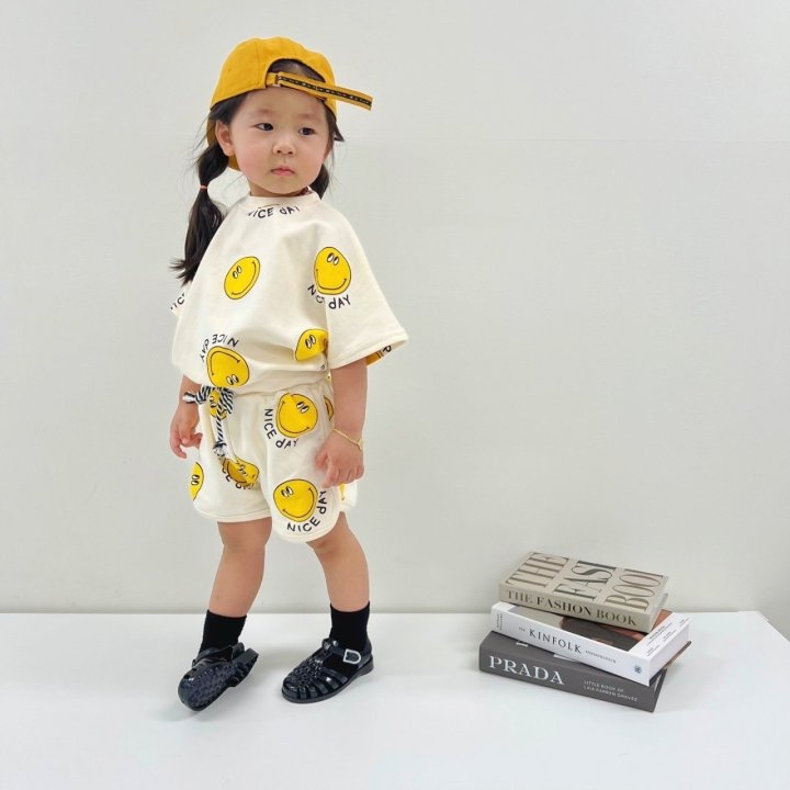 [PRE-ORDER] Nice Smile Top Bottom Set