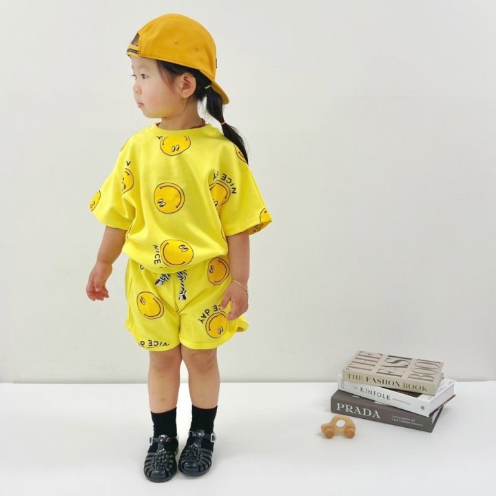 [PRE-ORDER] Nice Smile Top Bottom Set
