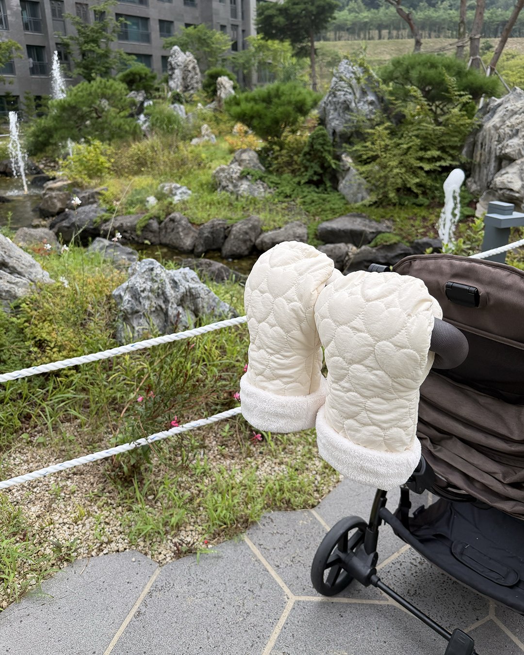 [PRE-ORDER] Heart Stroller Warmer