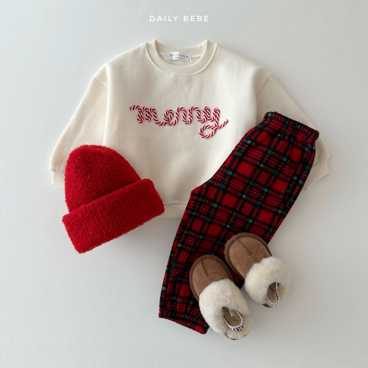 [PRE-ORDER] Embroidery Merry Sweatshirts