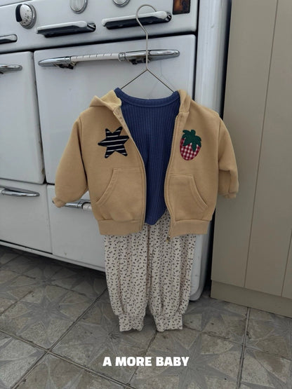 [PRE-ORDER] Strawberry Star Hoodie Jacket