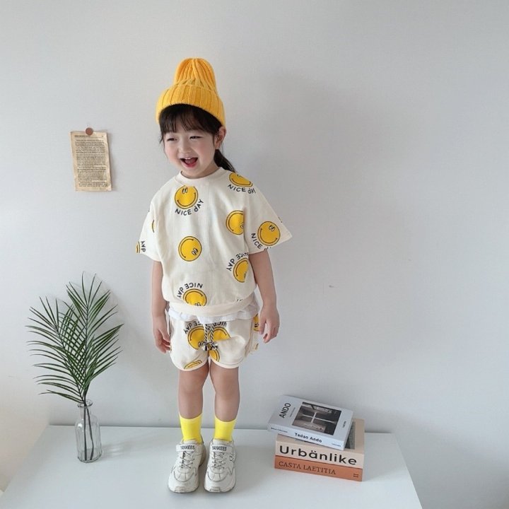 [PRE-ORDER] Nice Smile Top Bottom Set