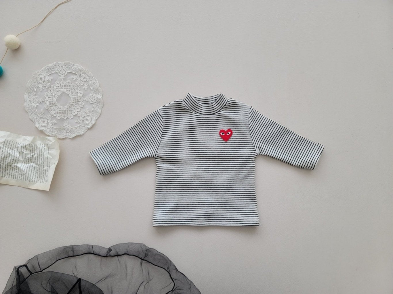 [PRE-ORDER] Heart Turtleneck T-Shirts