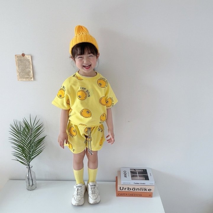 [PRE-ORDER] Nice Smile Top Bottom Set