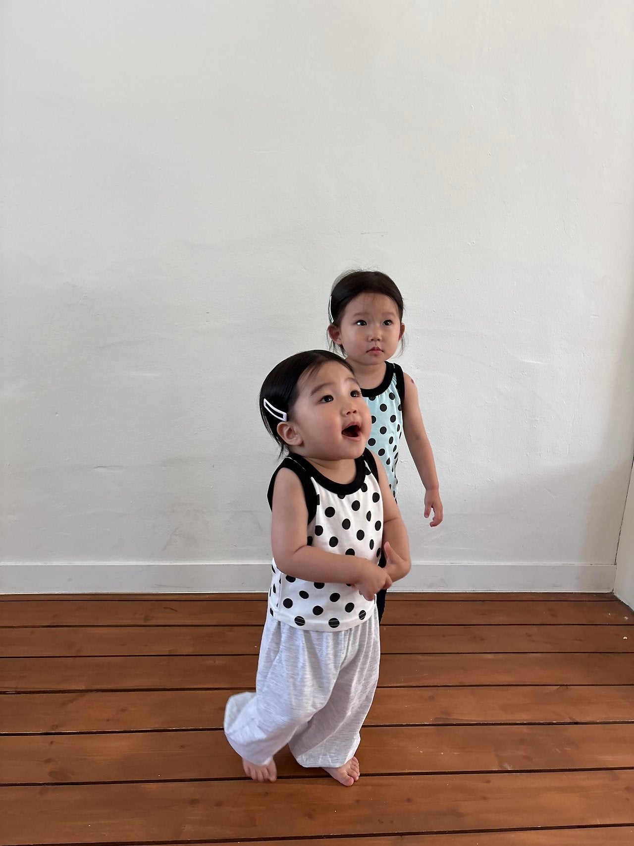 [PRE-ORDER] Bong Bong Dot Sleeveless T-Shirts